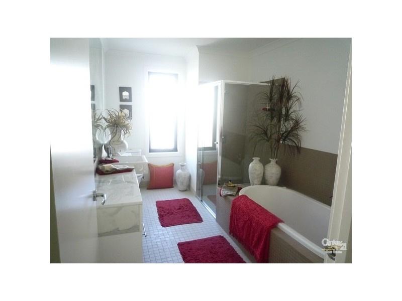 85 Signature Blv, Sanctuary Lakes VIC 3030