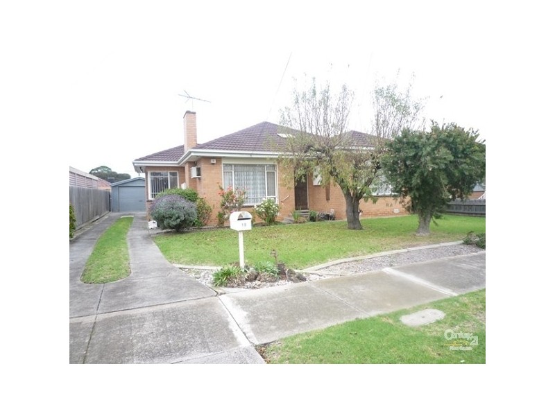 15 Chifley Avenue, Altona VIC 3018