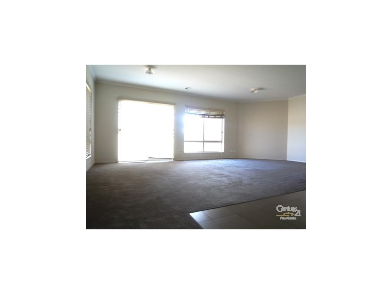 19 Fantail Crescent, Truganina VIC 3029