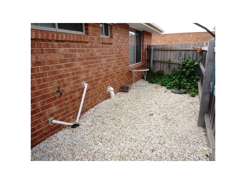 1/16 Balaclava Avenue, Altona Meadows VIC 3028