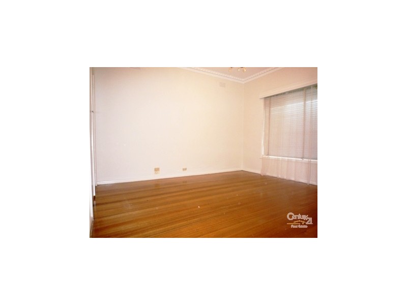 8 Cyclamen Ave, Altona North VIC 3025