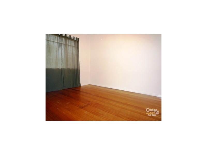 8 Cyclamen Ave, Altona North VIC 3025