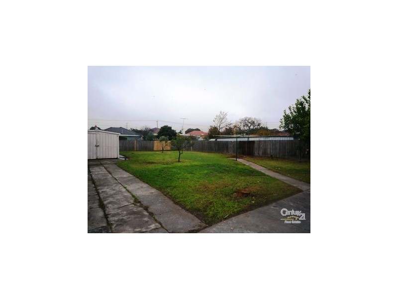 8 Cyclamen Ave, Altona North VIC 3025