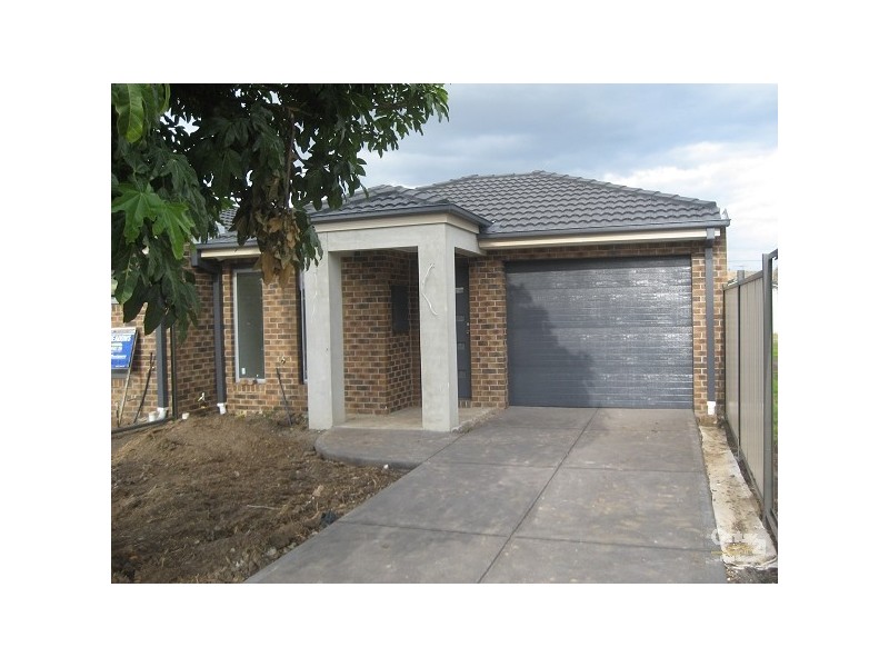 2/25 Corrigan Ave, Brooklyn VIC 3012
