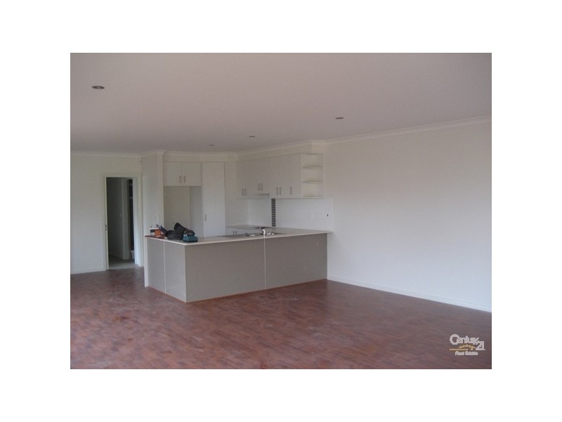 2/25 Corrigan Ave, Brooklyn VIC 3012