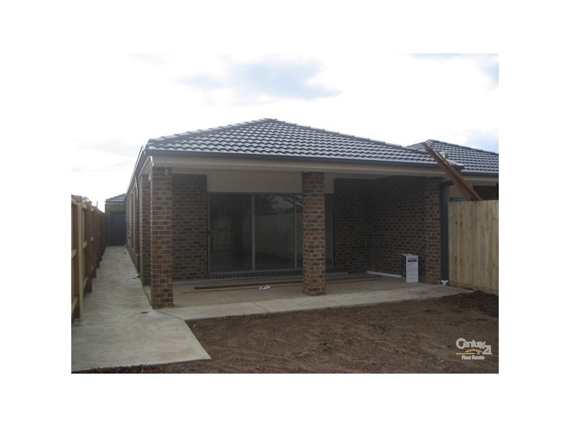 2/25 Corrigan Ave, Brooklyn VIC 3012