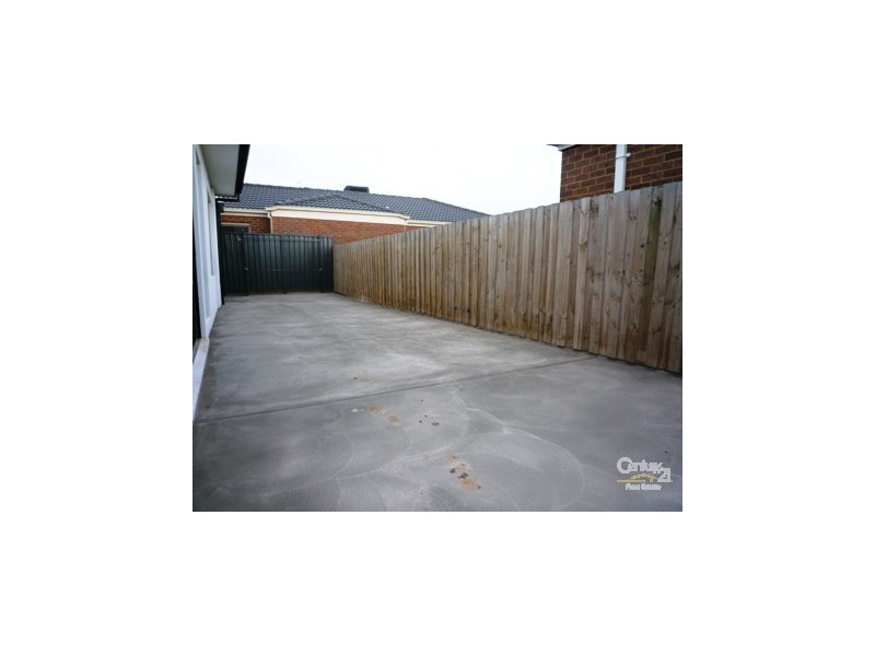 2/7 Bridlepath Drive, Truganina VIC 3029