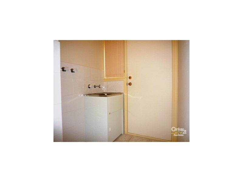 2/96 Merton Street, Altona Meadows VIC 3028