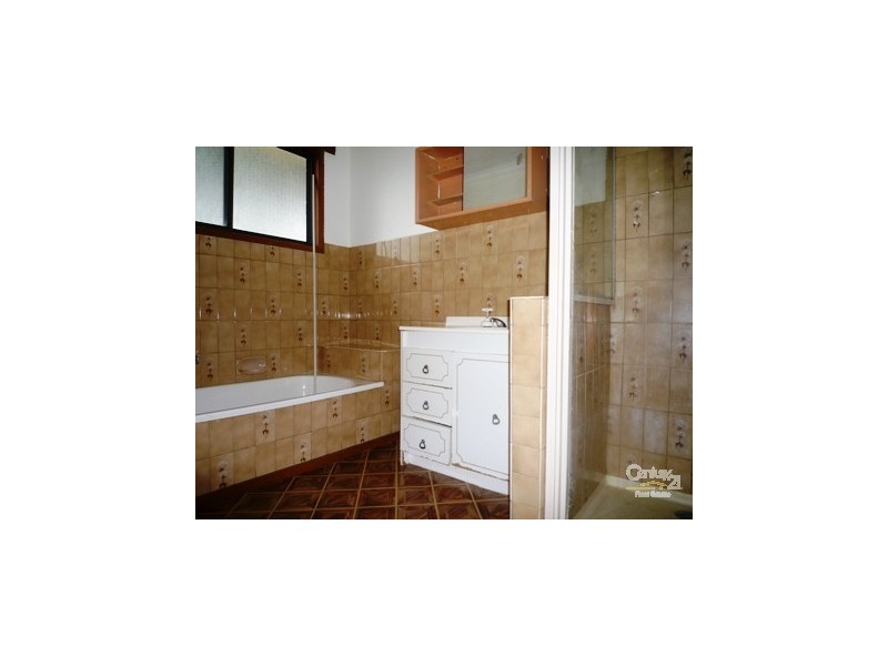 40 Winstainley Road, Avalon VIC 3212