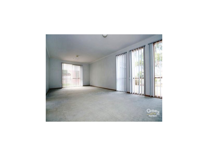 8 Coulton Crt, Werribee VIC 3030