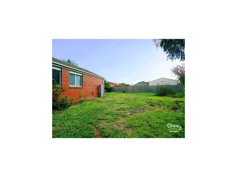 8 Coulton Crt, Werribee VIC 3030