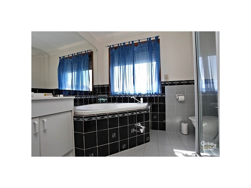 24 Burt Street, Altona VIC 3018