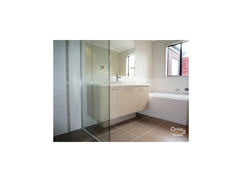 24 Brockwell Cres, Wyndham Vale VIC 3024