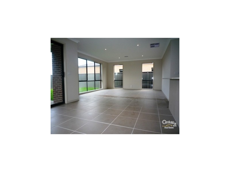 24 Brockwell Cres, Wyndham Vale VIC 3024