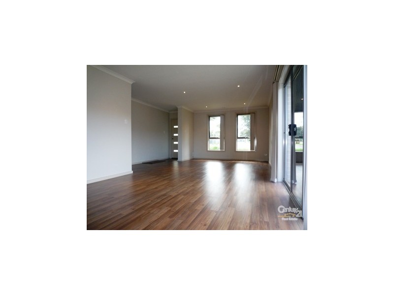 1/18 McNamara Road, Laverton VIC 3028