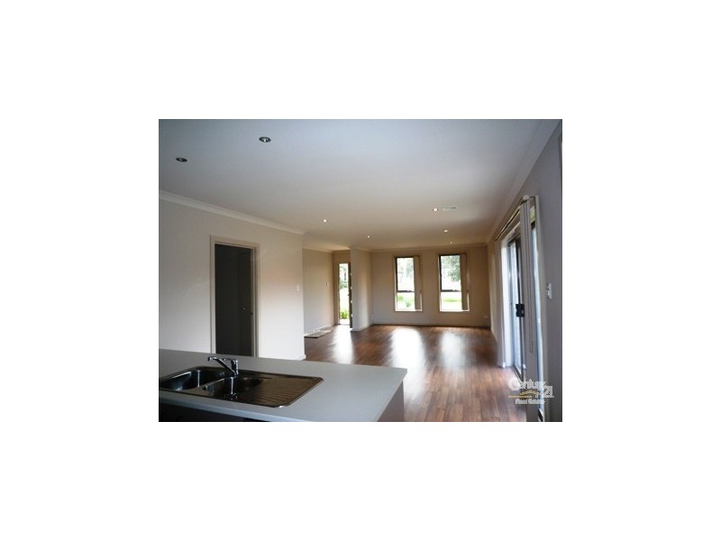 1/18 McNamara Road, Laverton VIC 3028