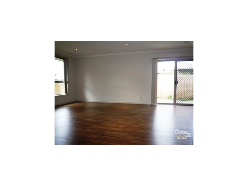 1/18 McNamara Road, Laverton VIC 3028