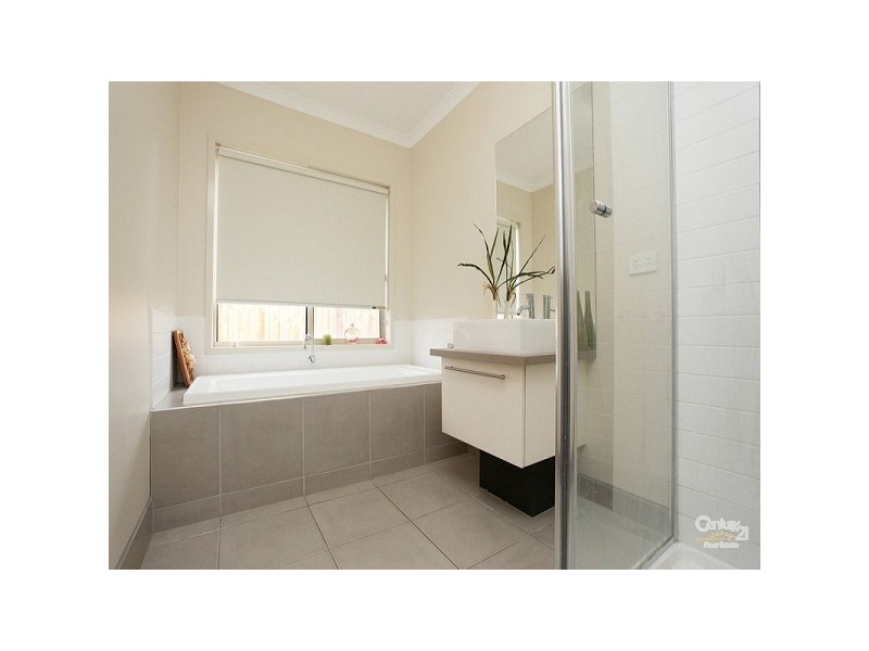 33 Butterfly Boulevard, Tarneit VIC 3029