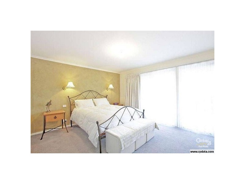 16 Belmar Avenue, Altona VIC 3018