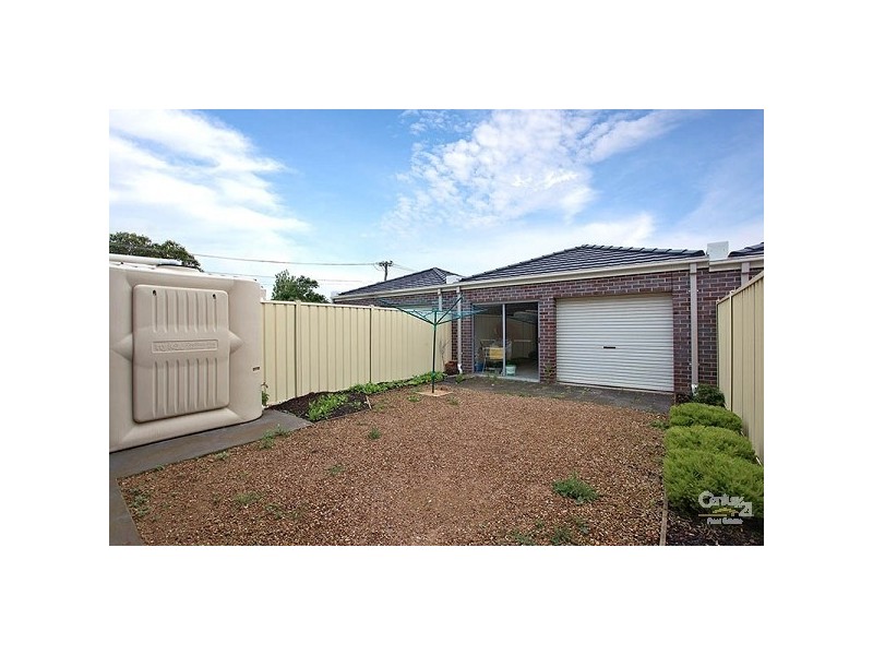 2/103 Hargreaves Crescent, Braybrook VIC 3019