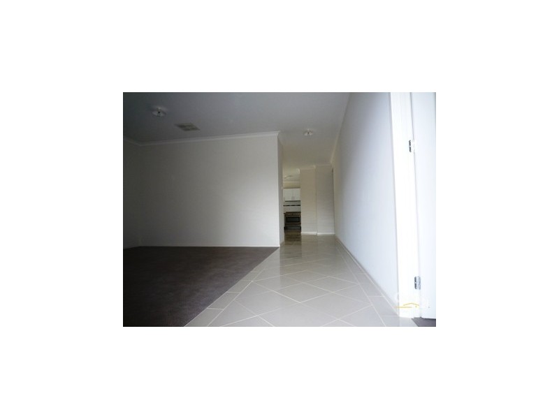 2 Carisbook Circuit, Tarneit VIC 3029