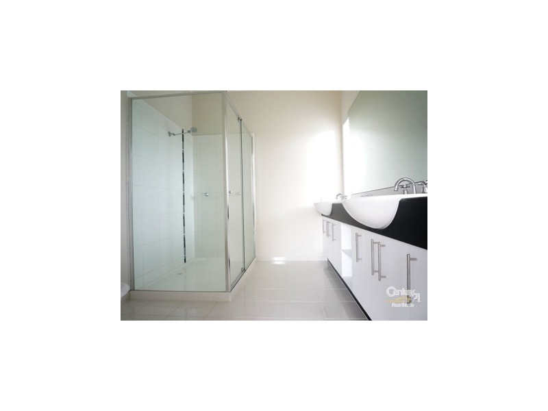 2 Carisbook Circuit, Tarneit VIC 3029
