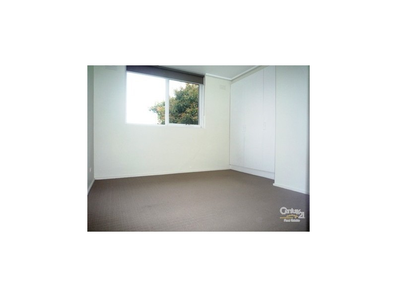 13/10 Heather Avenue, Brooklyn VIC 3012