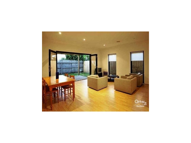 2/30 Yardley Street, Maidstone VIC 3012