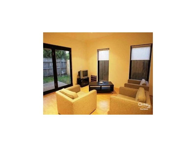 2/30 Yardley Street, Maidstone VIC 3012