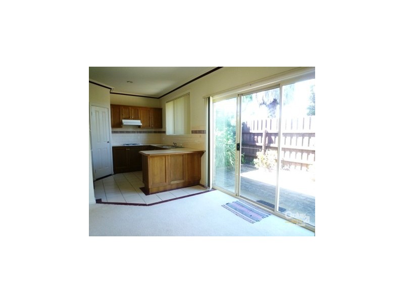 2/18 Rose Street, Altona VIC 3018