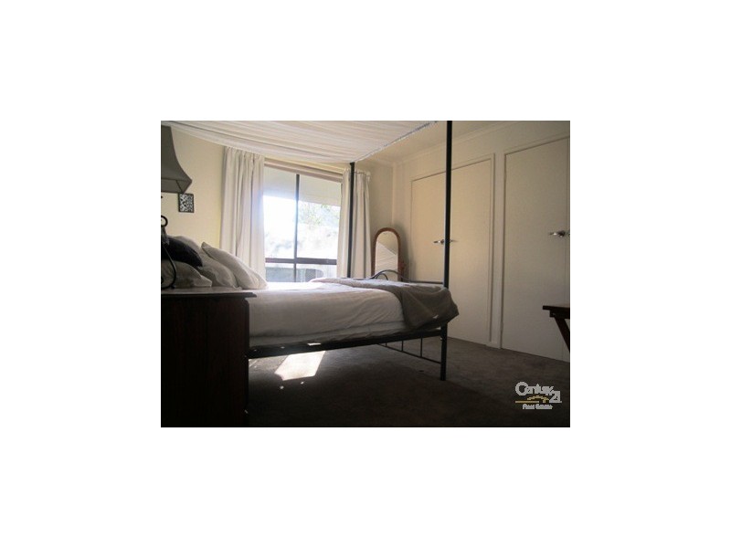 2/30 Mambourin Street, Werribee VIC 3030