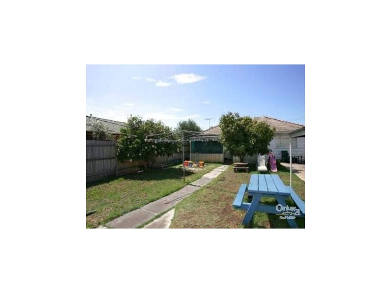 29 Myrtle Grove, Altona VIC 3018