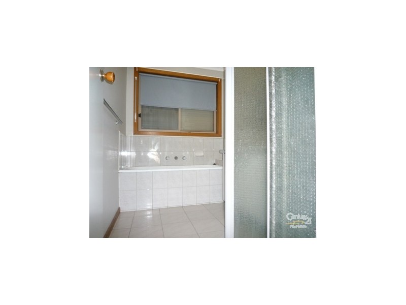 1/290 Taylors Road, Delahey VIC 3037