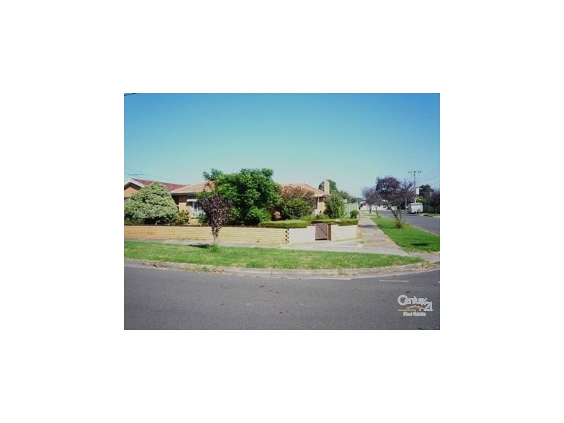 29 Chifley Avenue, Altona VIC 3018