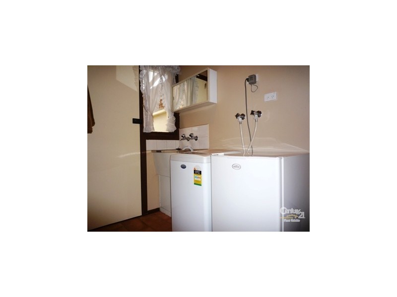 1/180 Queen Street, Altona VIC 3018