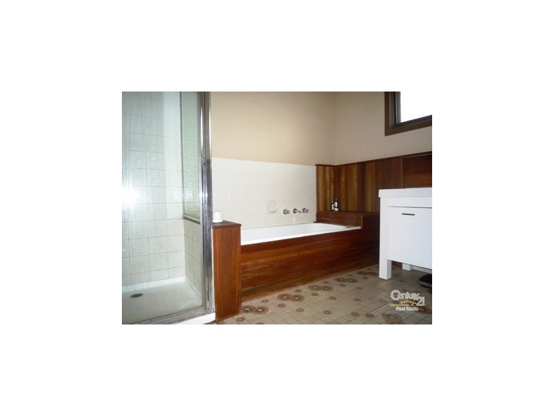 1/180 Queen Street, Altona VIC 3018