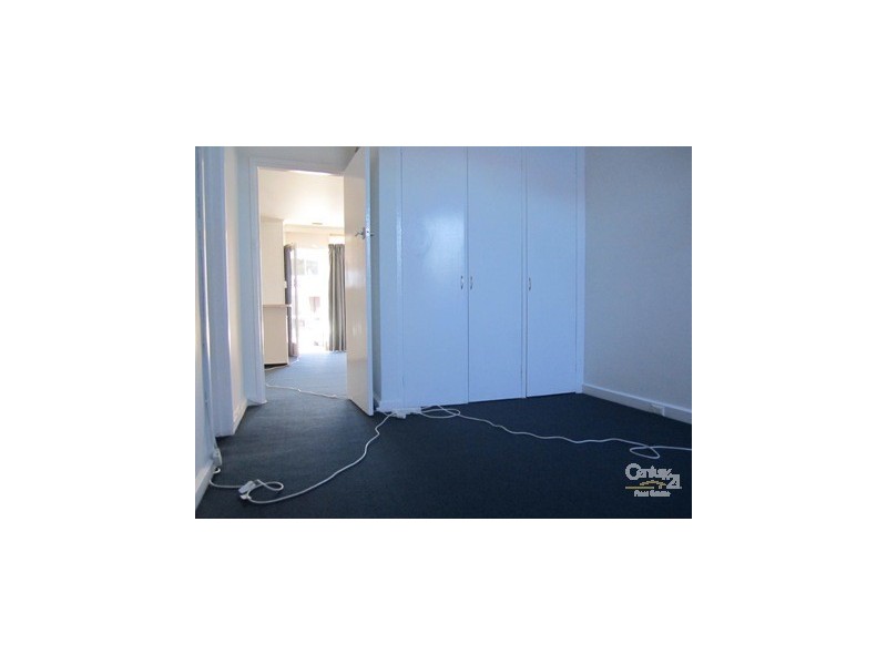 2/262 Civic Parade, Altona VIC 3018