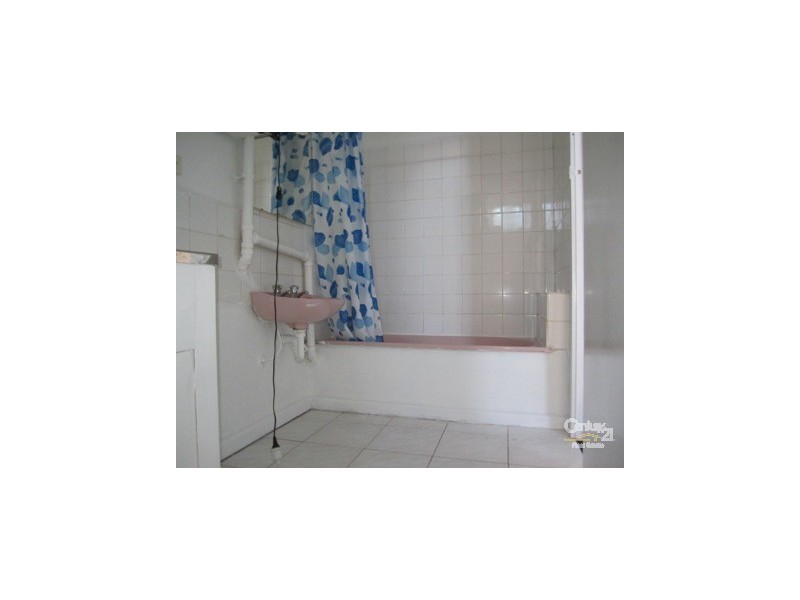 2/262 Civic Parade, Altona VIC 3018