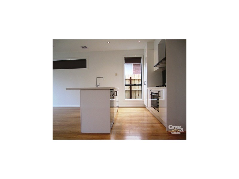 1/21 Dove Ave, Altona VIC 3018