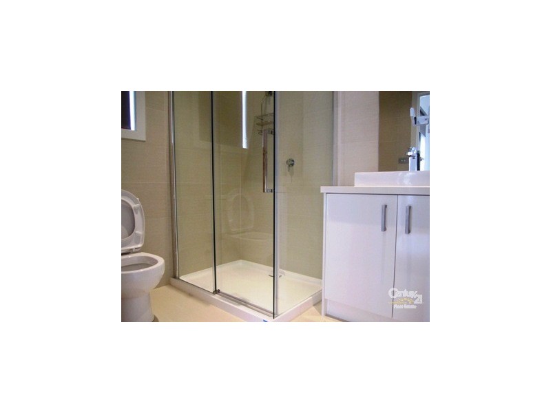 1/21 Dove Ave, Altona VIC 3018