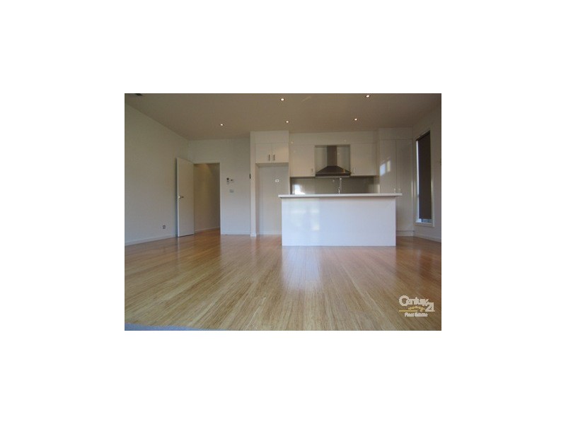 2/21 Dove Ave, Altona VIC 3018