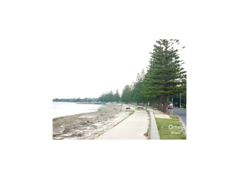 3/237 Esplanade, Altona VIC 3018