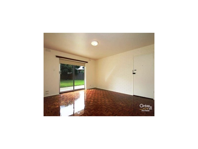 3/3-5 Robin Street, Altona VIC 3018