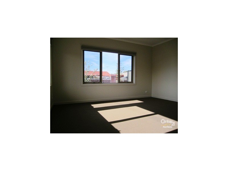 1/43 Burt Street, Altona VIC 3018