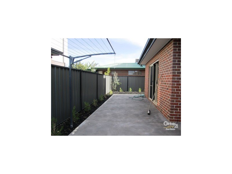 1/43 Burt Street, Altona VIC 3018