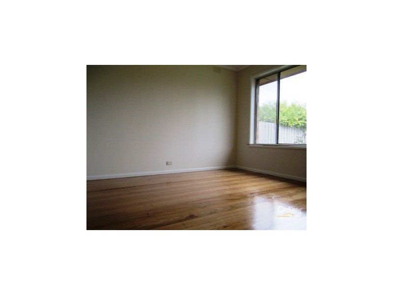 2 Finley Rd, Altona VIC 3018