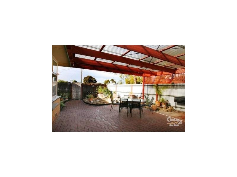 2 Finley Rd, Altona VIC 3018