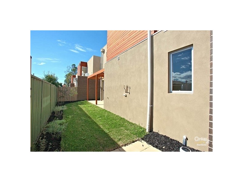 2 & 3 / 21 Maidstone Street, Altona VIC 3018