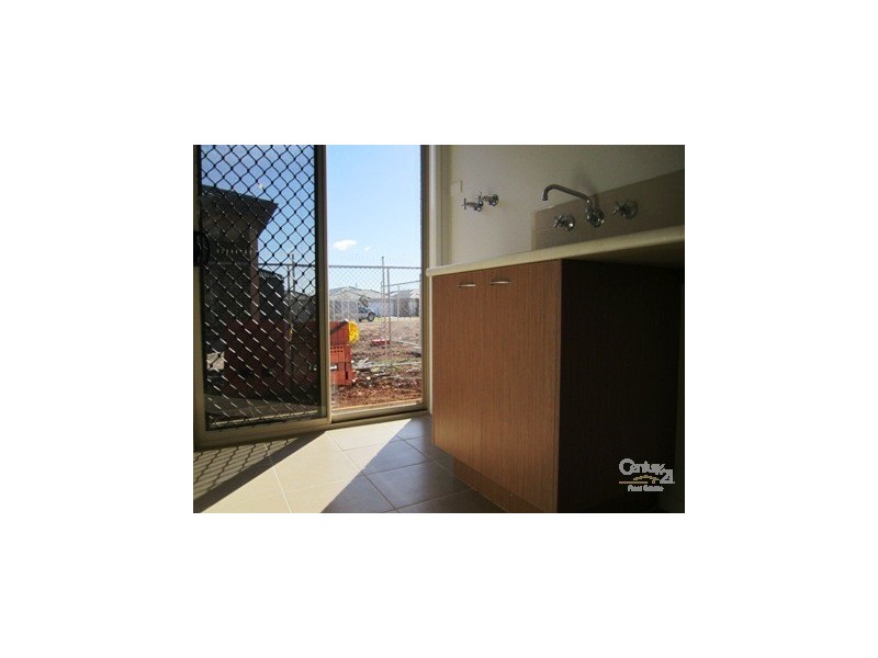 13 Slayton Road, Truganina VIC 3029