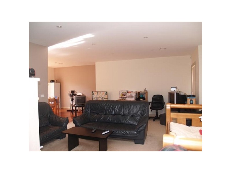 2/7 MAY STREET, Doncaster East VIC 3109